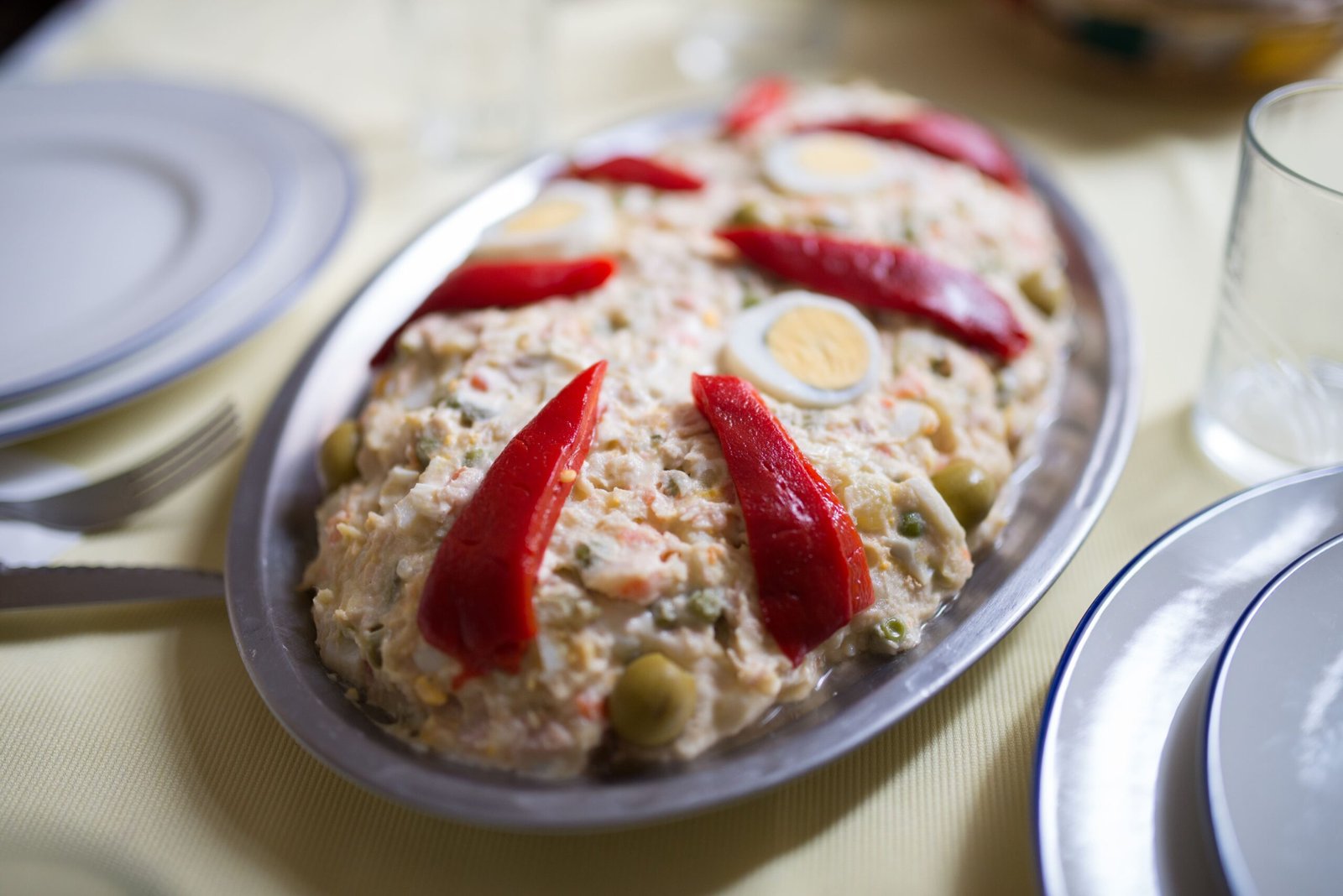 En este momento estás viendo Receta de la mejor ensaladilla rusa: fácil y casera